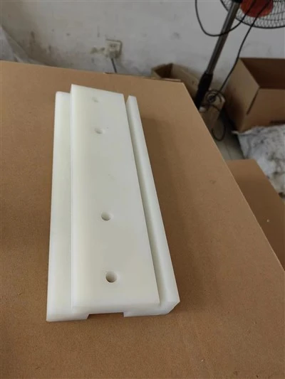 OEM plastik ekstruziya qismlari PVX ekstruziya profili PE ekstruziya profili UHMWPE ekstruziya profili PP ekstruziya profili kompyuter ekstruziya qismlari OEM kalıplanmış ekstruziya qismlari